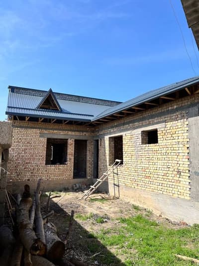 Срочна Продаю дом каробка 4 комнат 2 сотки