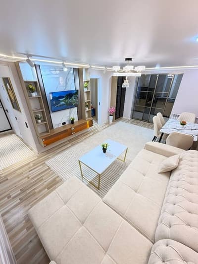 Чиланзар-2  3*4/2/4. 70м2 Срочно Продам квартиру срочно