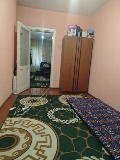 Barcha kulayliklarga ega dom sotiladi