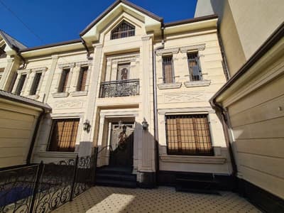 Мирзо Улугбекский район продаётся дом на 2 сотках