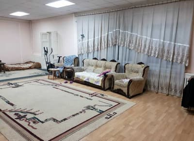 большой дом в Мирабадском районе