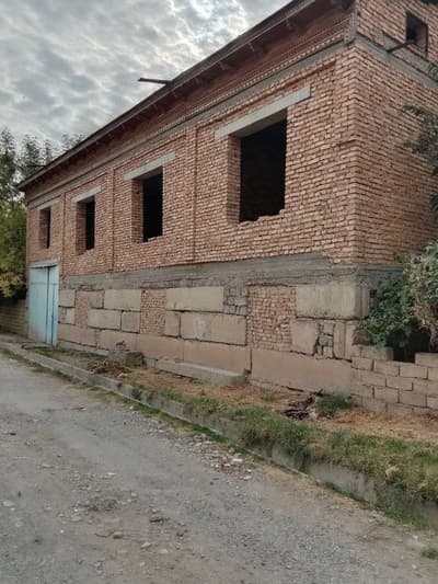 2 та уй 12,5 сотокда сотилади, Узумзор, Кибрай.