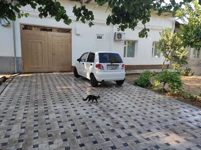 Комолон масжид йонида ховли сотилади срочнооо 2,7соту 6хона