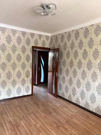 2 хоналик квартира 3 этаж дом бытани олдида амир темур 7