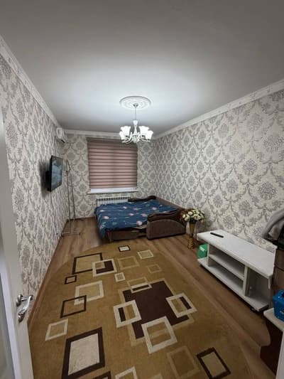 Sergeli choshtepa metroni birinchi bekati  1xona SROCHNI sotiladi