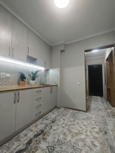 Срочно 1ком квартира с РЕМОНТОМ в Поселке..Продам .Кирпич