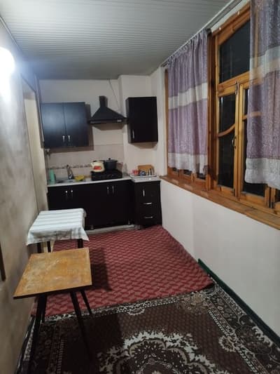 Продам чиланзар 25.  Двух комнатная.  Балкон 2*6