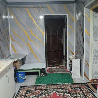Kogon shahrida barcha qulayliklarga ega 1 xonali kvartira  sotiladi.