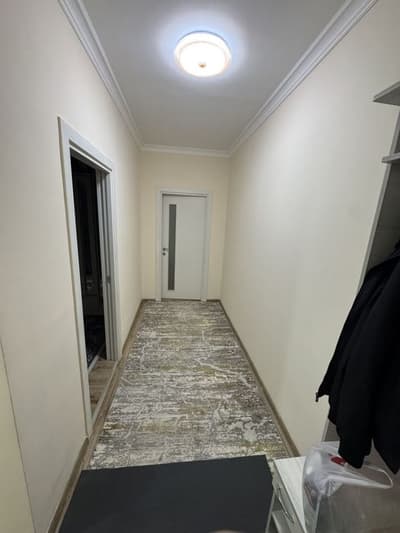 Sergeli Yangi choshtepa 
2 xona 6 etaj 7 etajli dom
Metro taraf seriy