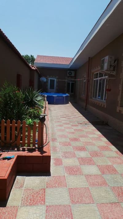 Продаётся два дома в одном дворе