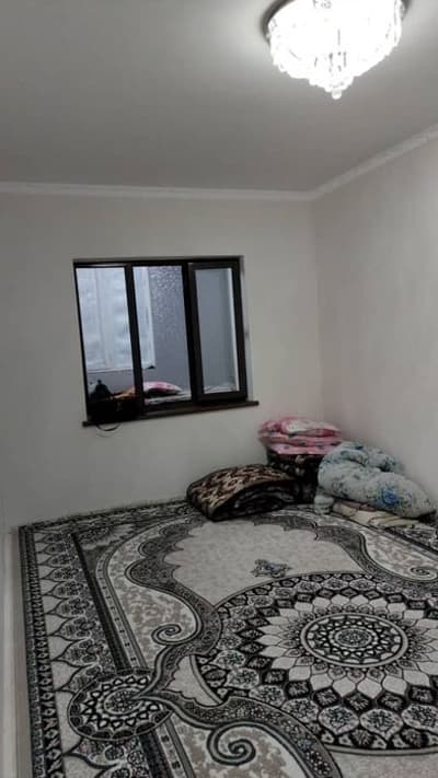 Uy sotiladi 1-etaj,  3-xonalik,