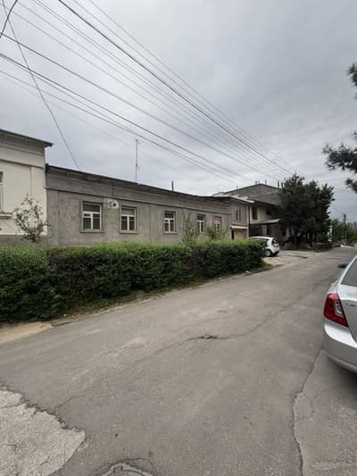 Срочно!!! Продается Орр: Бирлик Саккокий 5,5 соток Фасад 18,5*30