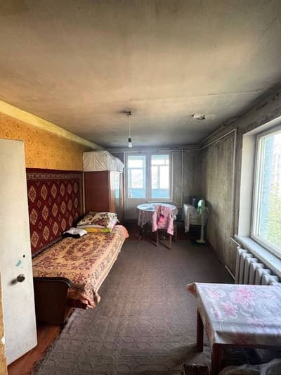 Срочно 1 комнатная балкон2/6 42квадрата Продается Квартира Чиланзар 15