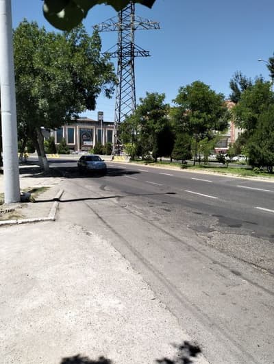 Йулни юзида 2.4сотих Уй сотилади ёнида 3.3 сотих ер хам бор