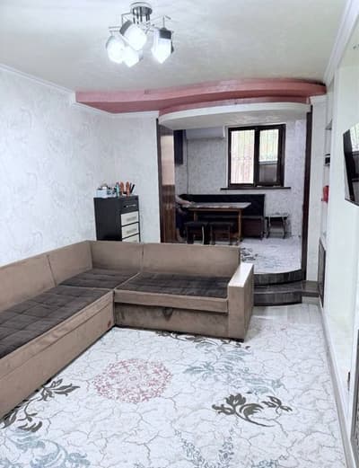 Чиланзар 6 квартал Parus продается квартира 2/1/4 кирпич Балкон 2/6