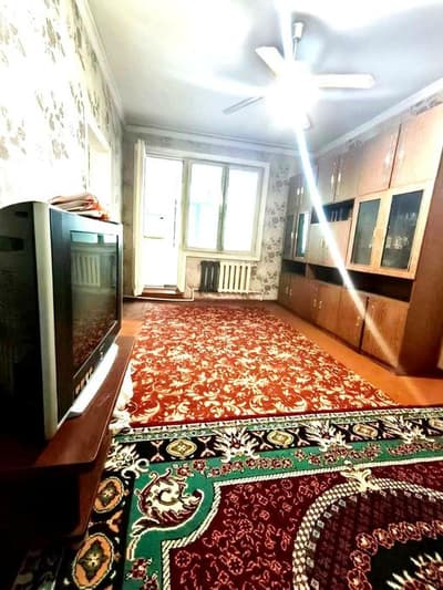 Своя Продам 2 ком.  Чиланзар 11 квартал