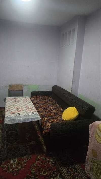 Продаю, квартиру 4-х комнатную 72 метр квадратных, ремонт средний,.