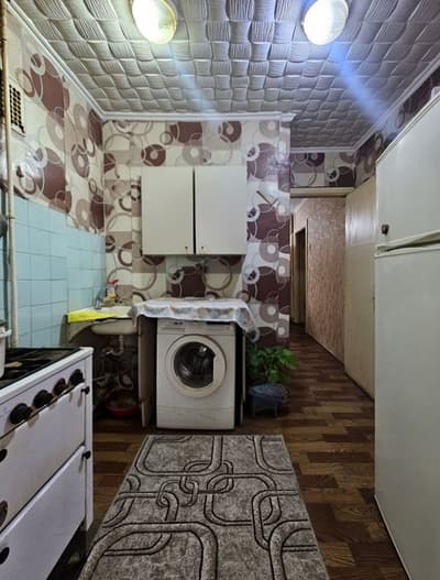 Чиланзар 24 й квартал продаю Двухкомнатную  2х комнатную