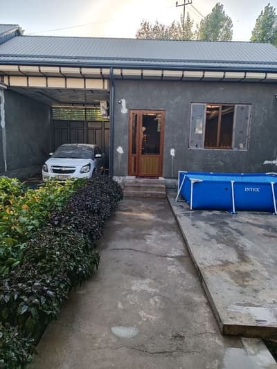 Bektemir tumanida shinam hovli sotiladi.